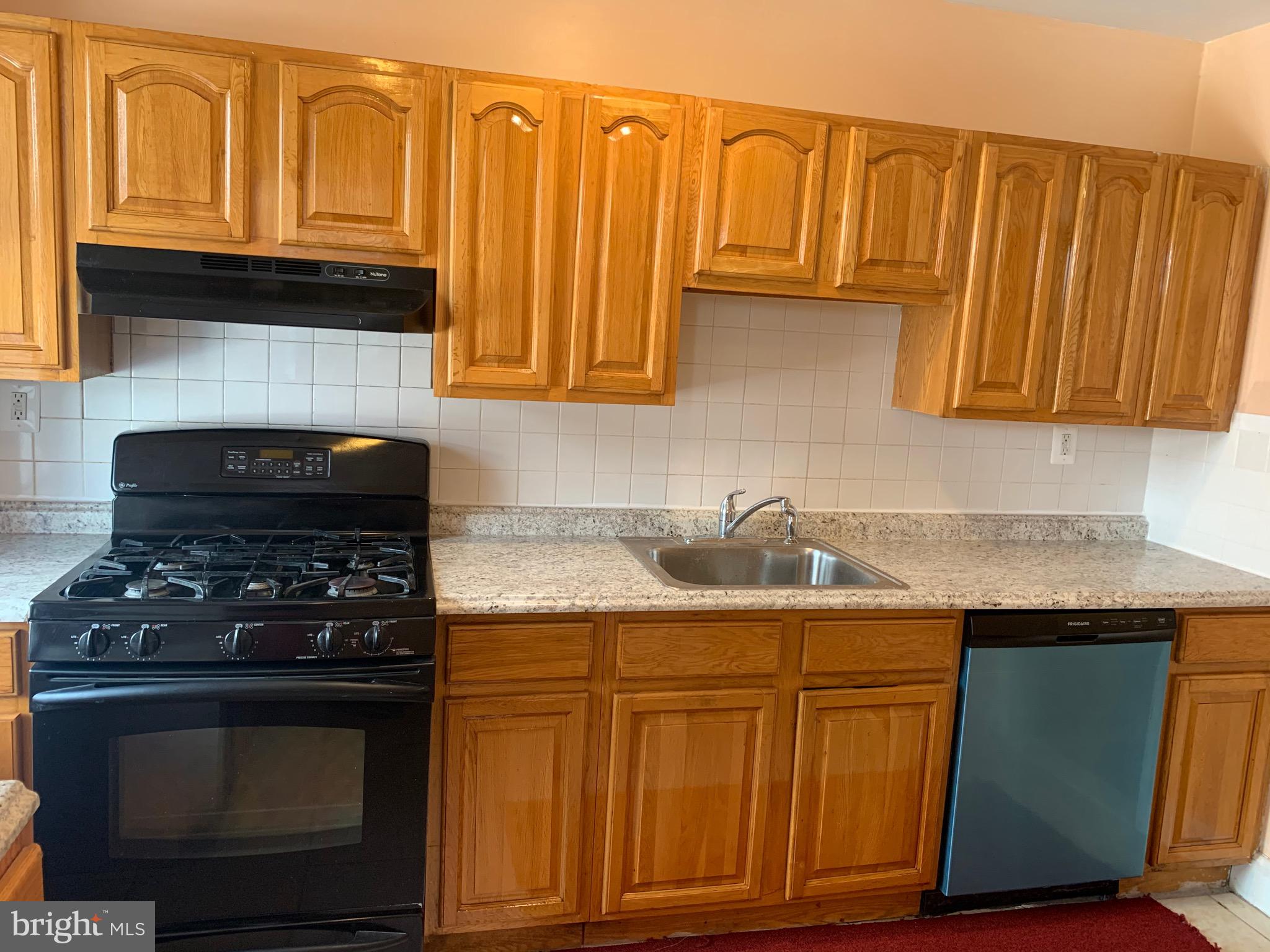 315 Huntley Road Upper Darby, PA 19082 - Photo 5 of 41