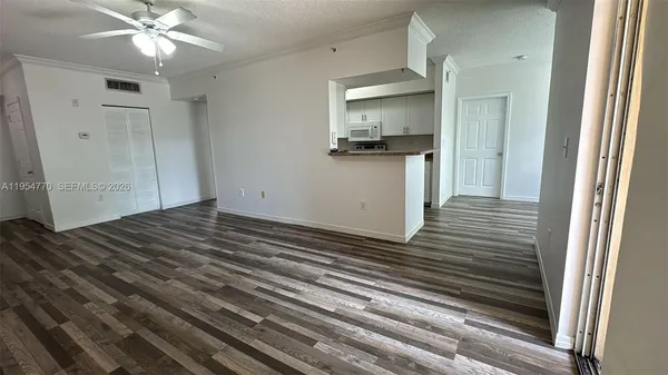 $2,375 | 160 Southwest 117th Terrace, Unit 6202, Pembroke Pines, FL 33025