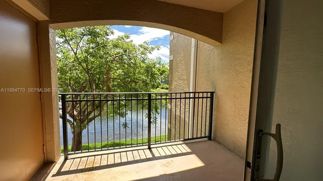 $2,375 | 160 Southwest 117th Terrace, Unit 6202, Pembroke Pines, FL 33025
