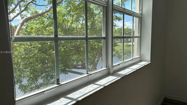 $2,375 | 160 Southwest 117th Terrace, Unit 6202, Pembroke Pines, FL 33025