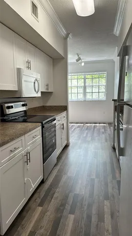 $2,375 | 160 Southwest 117th Terrace, Unit 6202, Pembroke Pines, FL 33025