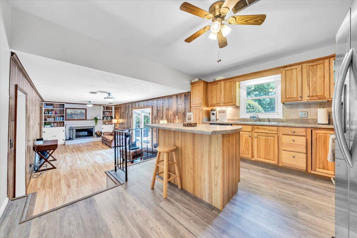 123 Apple Tree Road Roanoke, VA 24019 - Photo 11 of 37 Kitchen