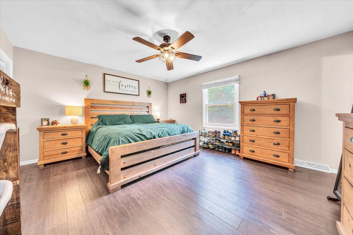 123 Apple Tree Road Roanoke, VA 24019 - Photo 17 of 37 Bedroom