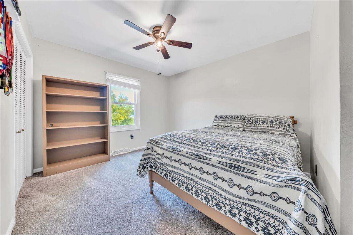 123 Apple Tree Road Roanoke, VA 24019 - Photo 20 of 37 Bedroom