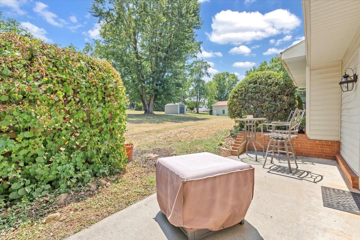 123 Apple Tree Road Roanoke, VA 24019 - Photo 32 of 37 36-MIB06447