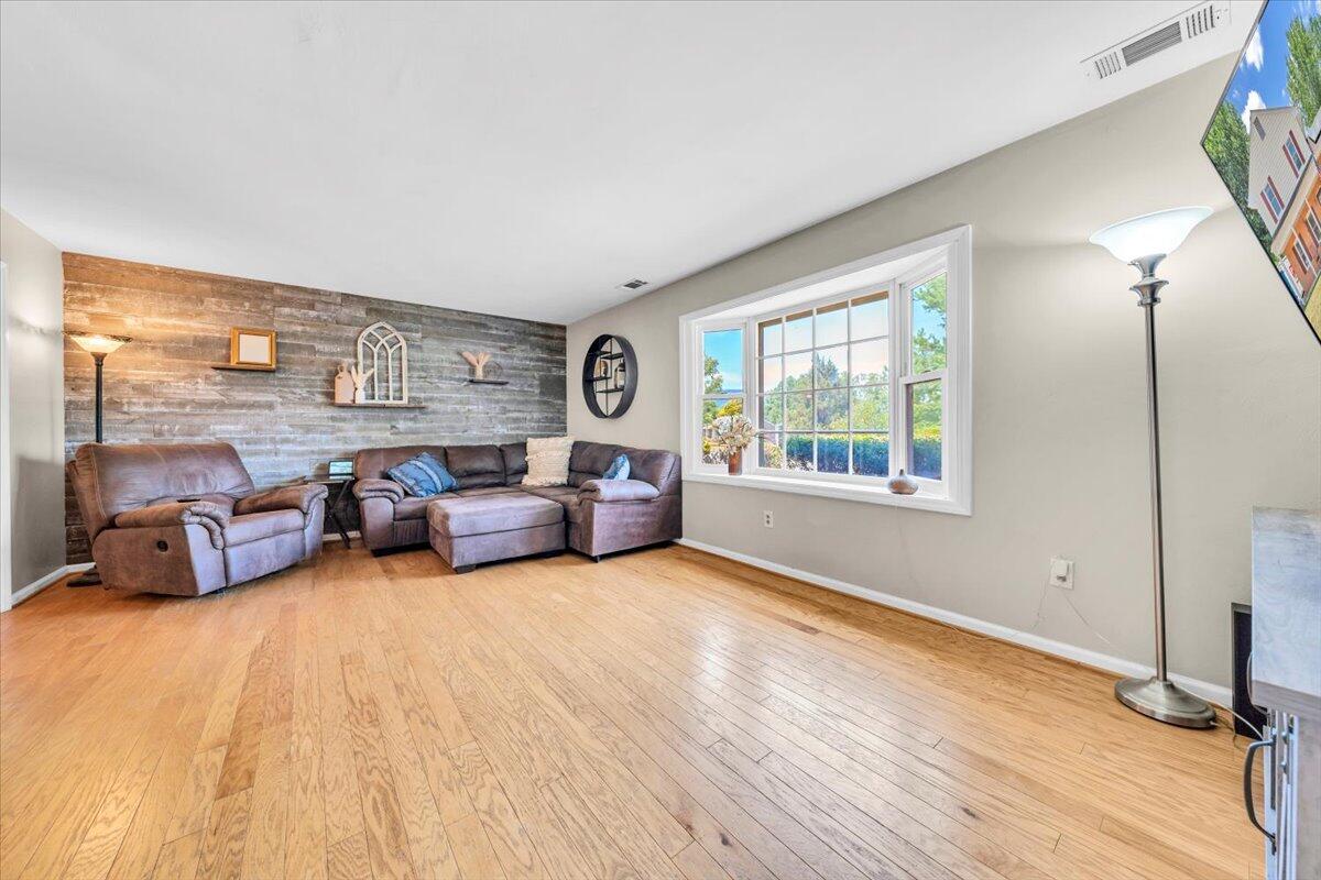 123 Apple Tree Road Roanoke, VA 24019 - Photo 4 of 37 03-MIB06369