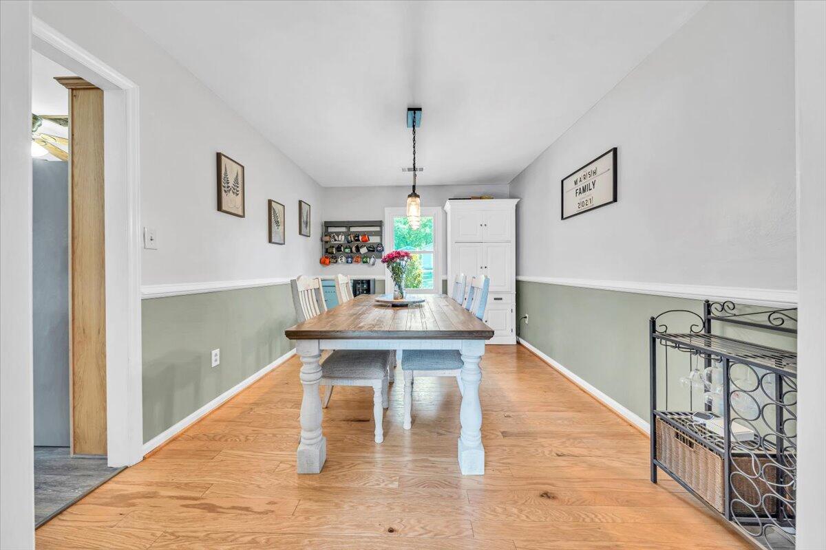 123 Apple Tree Road Roanoke, VA 24019 - Photo 7 of 37 Dining Room