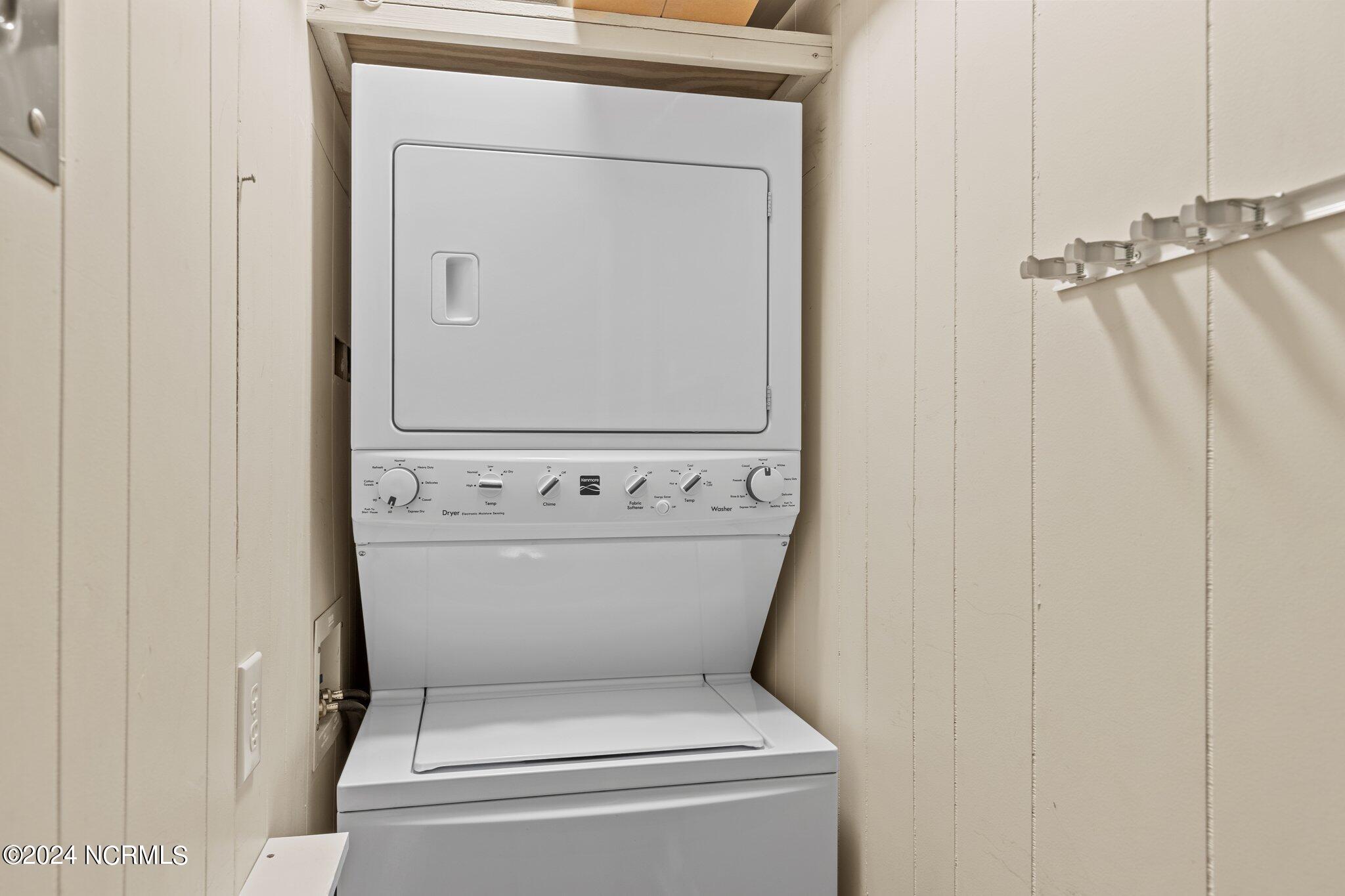 301 Commerce Way, Unit 223 Atlantic Beach, NC 28512 - Photo 24 of 29 washer dryer