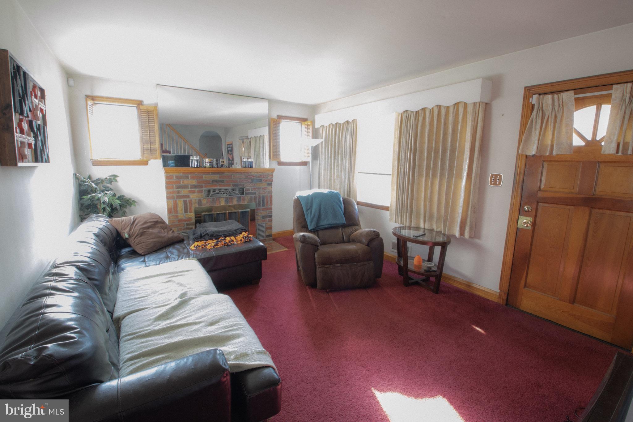 35 Stemmers Run Road Baltimore, MD 21221 - Photo 4 of 18 Living Room