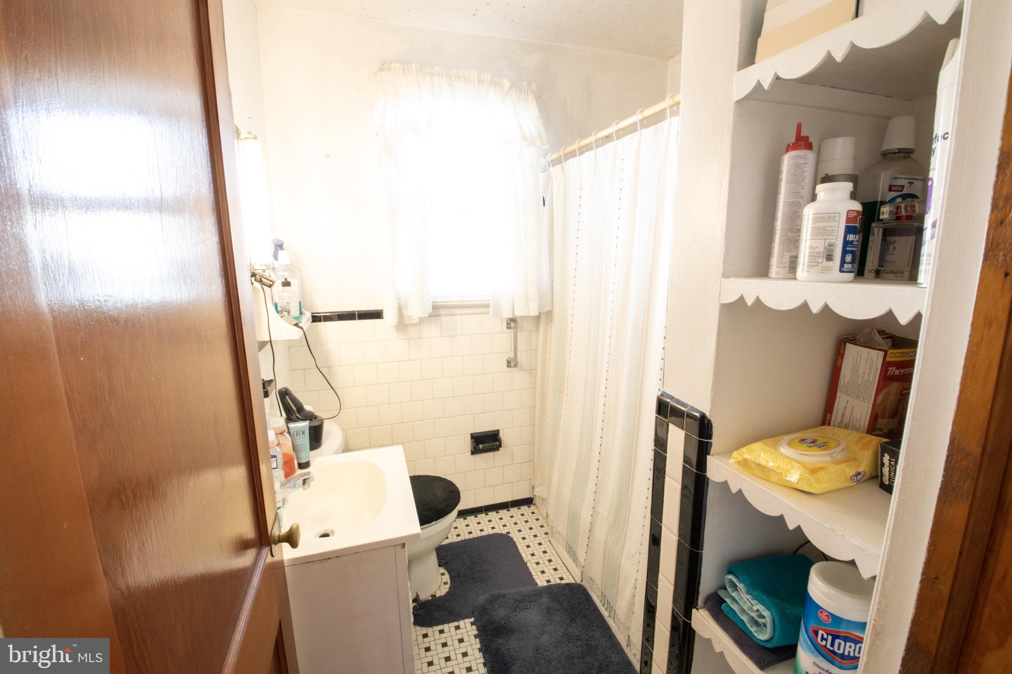 35 Stemmers Run Road Baltimore, MD 21221 - Photo 9 of 18 1st Floor Full Bath