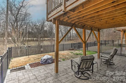 a view of outdoor space yard and patio