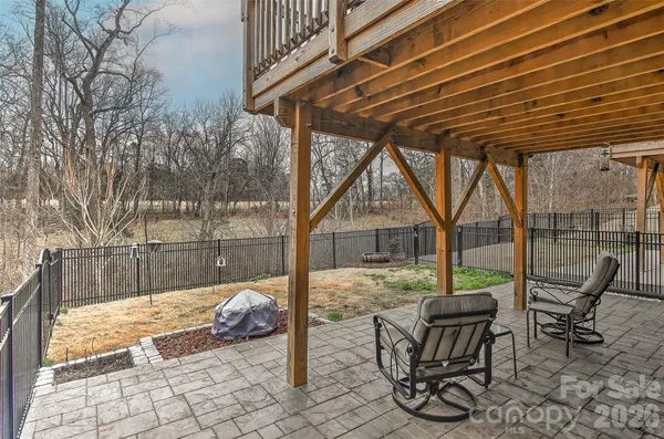 a view of outdoor space yard and patio