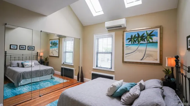 $1,400,000 | 166-27 25th Avenue | Clearview