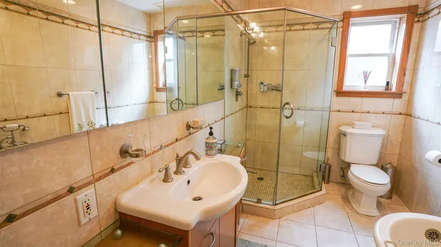 $1,400,000 | 166-27 25th Avenue | Clearview