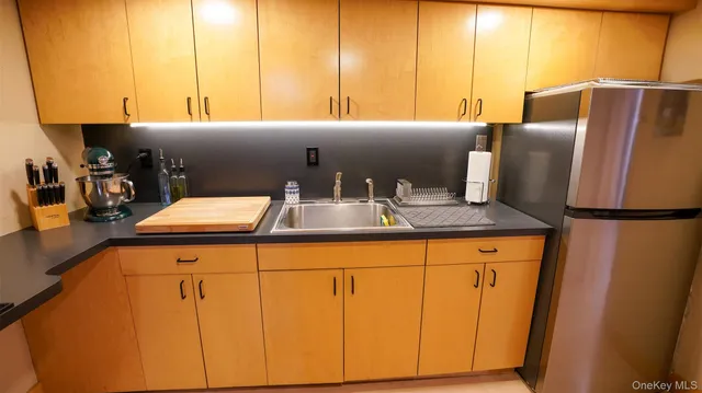 $1,400,000 | 166-27 25th Avenue | Clearview