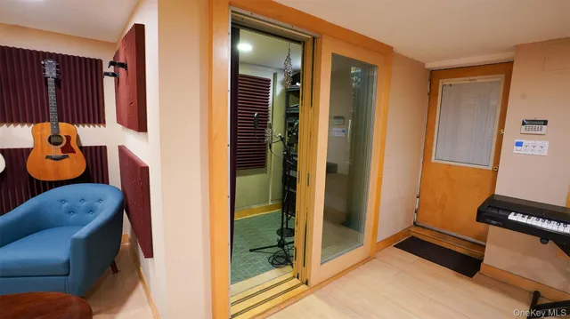 $1,400,000 | 166-27 25th Avenue | Clearview