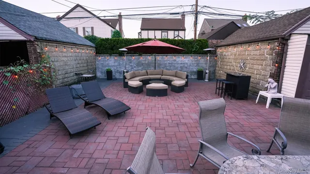 $1,400,000 | 166-27 25th Avenue | Clearview