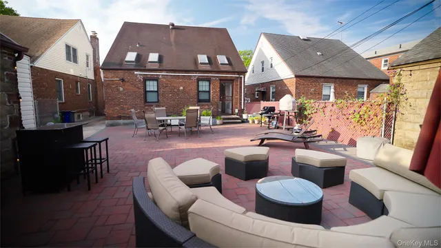 $1,400,000 | 166-27 25th Avenue | Clearview