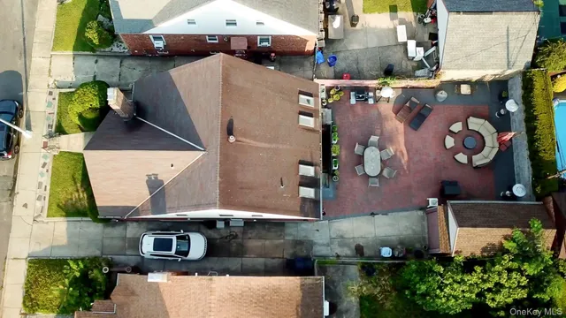 $1,400,000 | 166-27 25th Avenue | Clearview