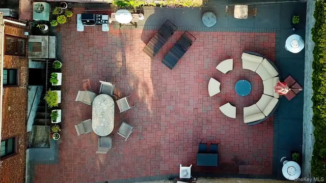 $1,400,000 | 166-27 25th Avenue | Clearview