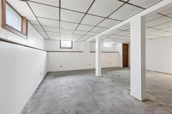 $849,000 | 4 Columbine Avenue South, Hampton Bays, NY 11946