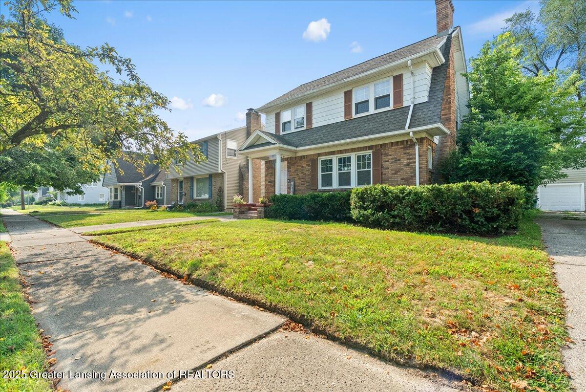 532 Riley Street Lansing, MI 48910 - Photo 3 of 38 03-Media Jett - 30