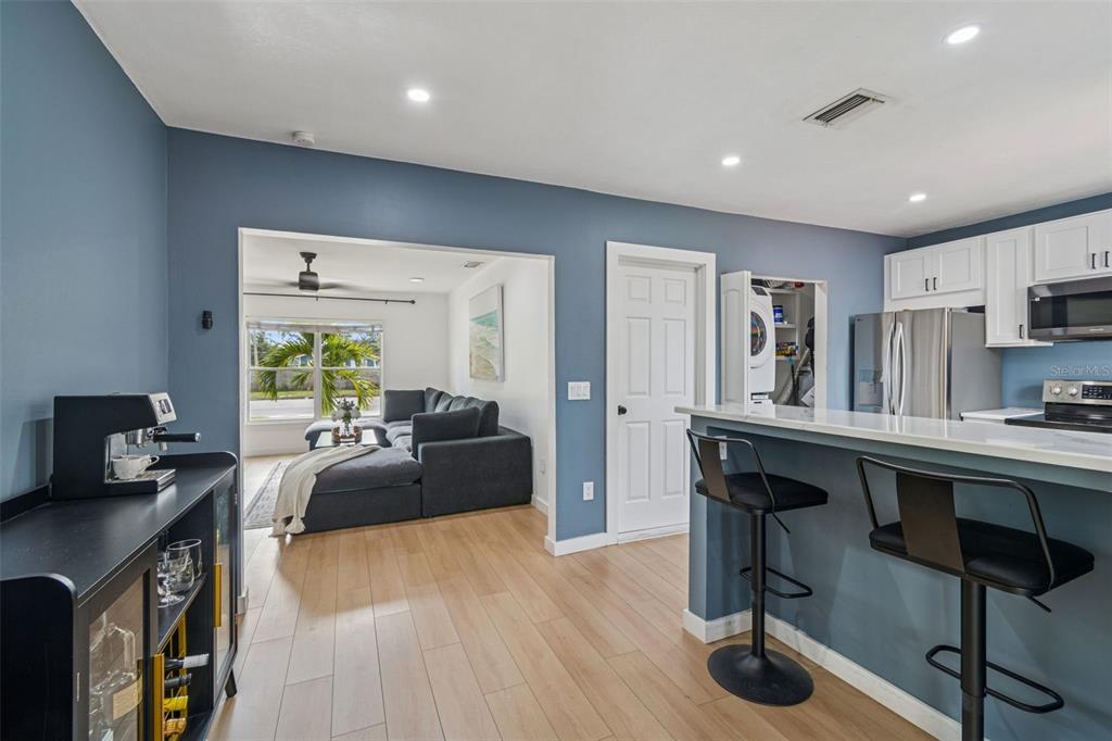 155 83rd Avenue North St. Petersburg, FL 33702 - Photo 3 of 12