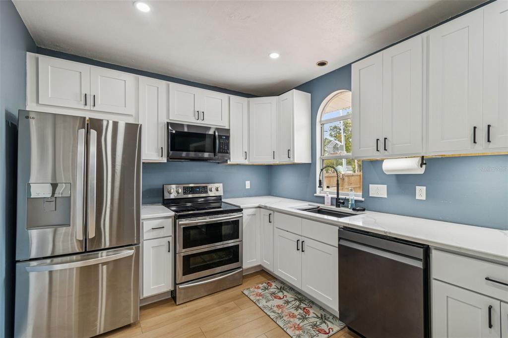 155 83rd Avenue North St. Petersburg, FL 33702 - Photo 5 of 12