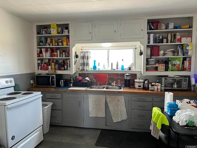 $149,900 | 604 2nd Street, Hanna, WY 82327