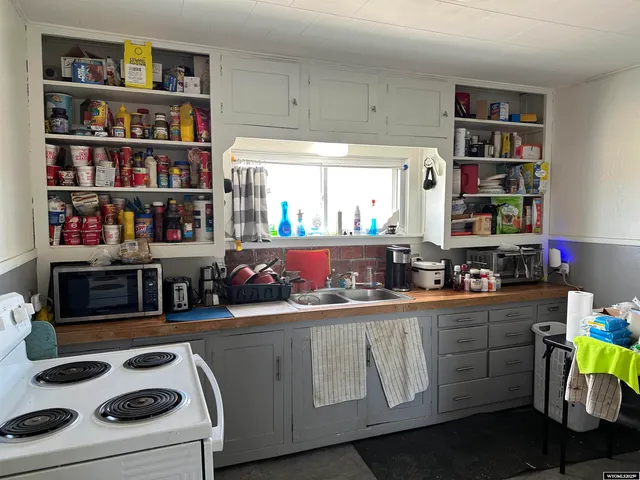 $149,900 | 604 2nd Street, Hanna, WY 82327