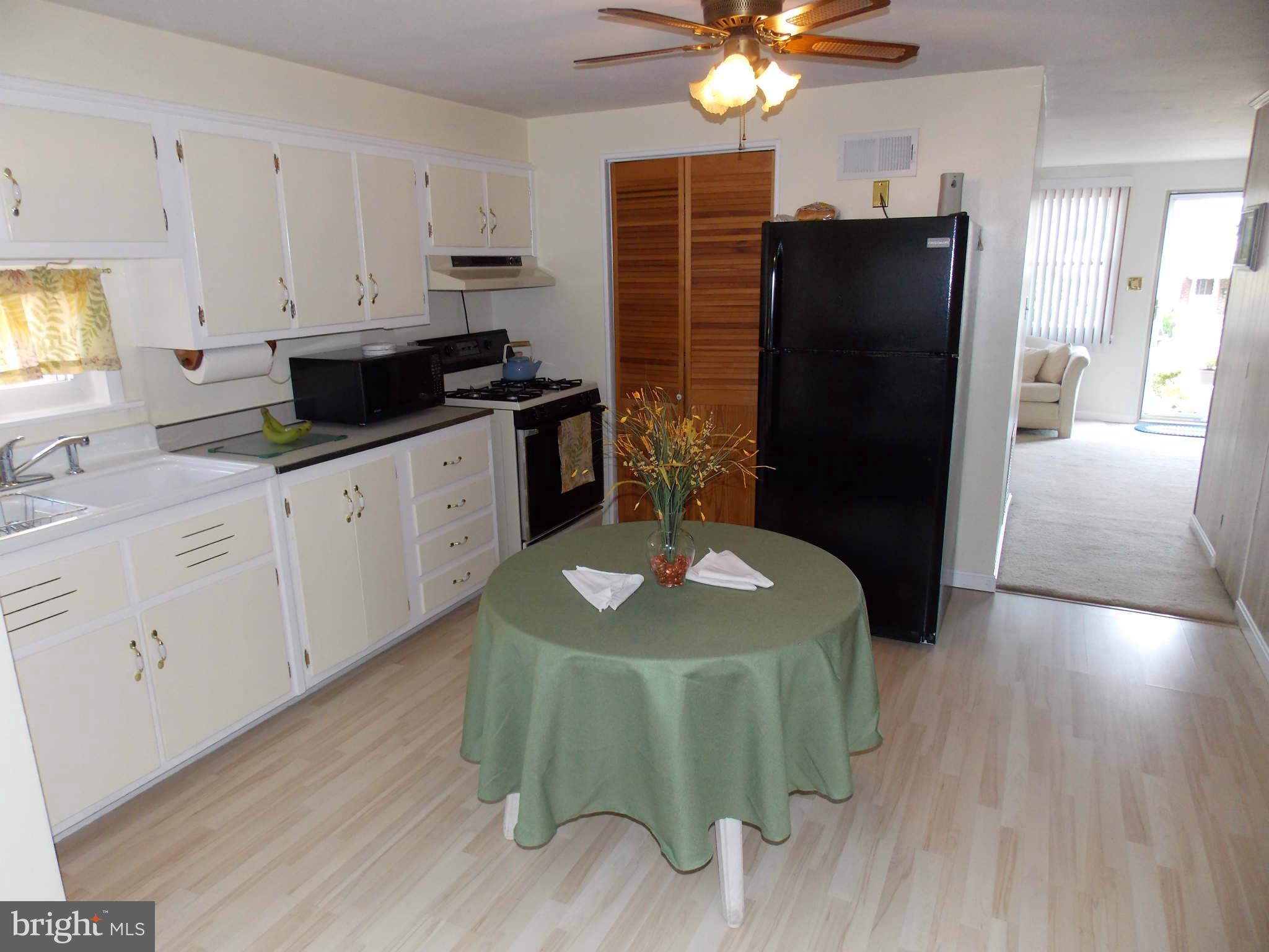 7910 Wynbrook Road Baltimore, MD 21224 - Photo 5 of 17 Kitchen
