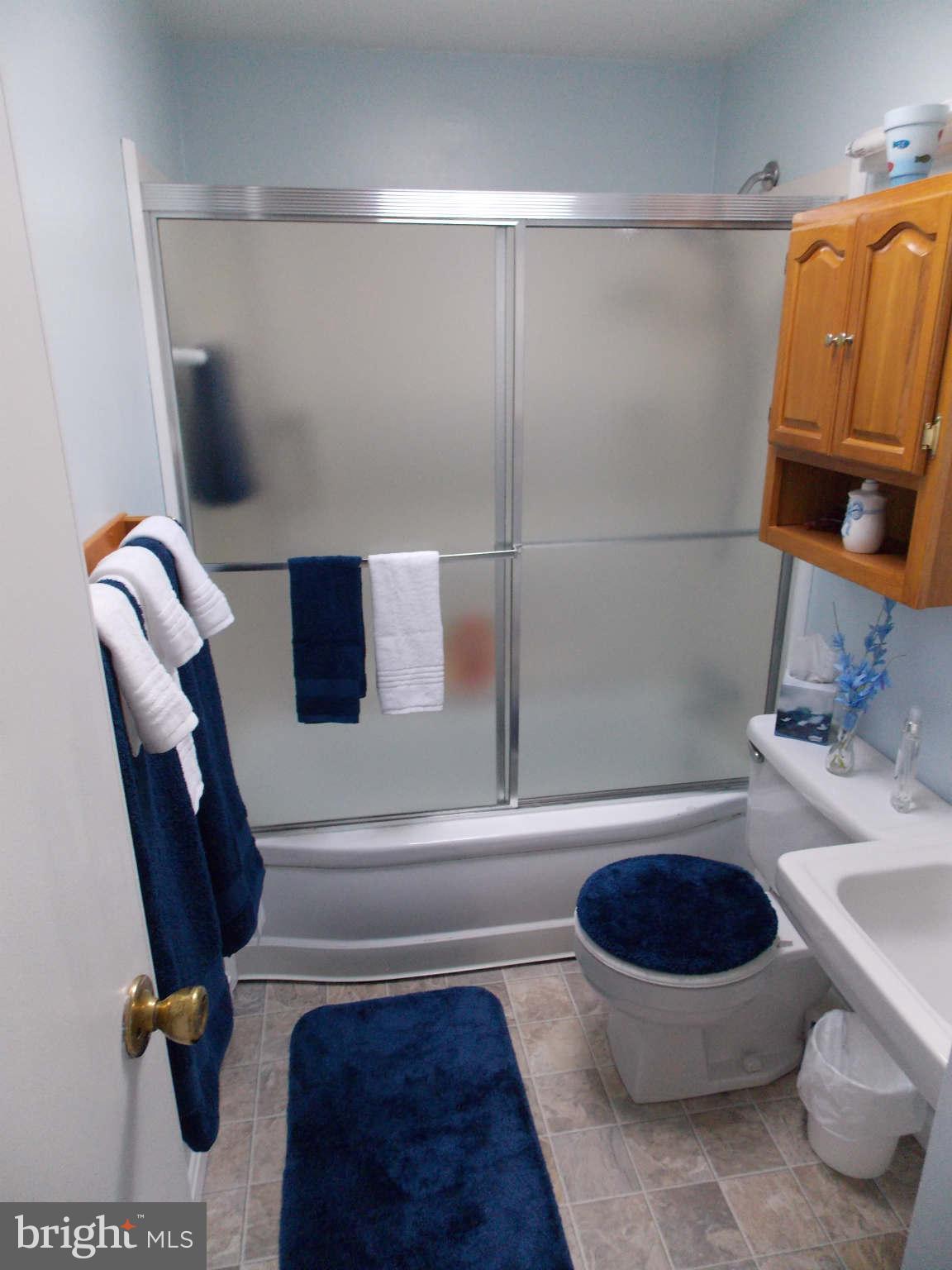7910 Wynbrook Road Baltimore, MD 21224 - Photo 10 of 17 Bath