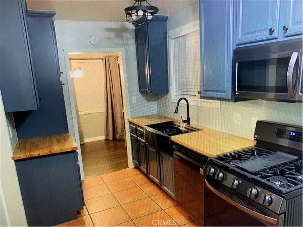 $1,200 | 1908 Grier Street, Pomona, CA 91766