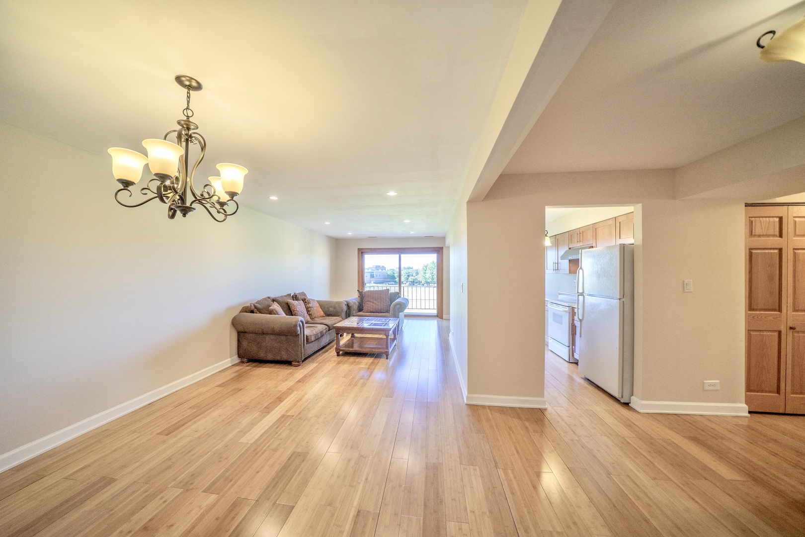 625 West Huntington Commons Road, Unit 317 Mount Prospect, IL 60056 - Photo 7 of 45