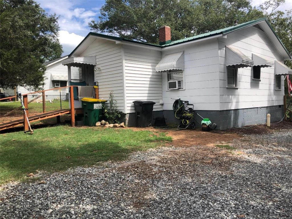 904 Hampton Street Iva, SC 29655 - Photo 2 of 18