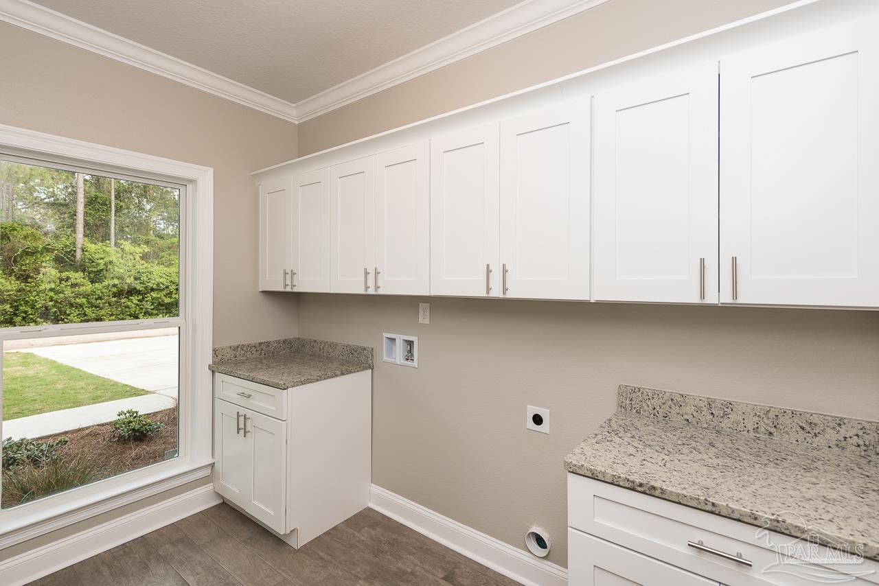 1121 Adrian Way Milton, FL 32583 - Photo 11 of 35