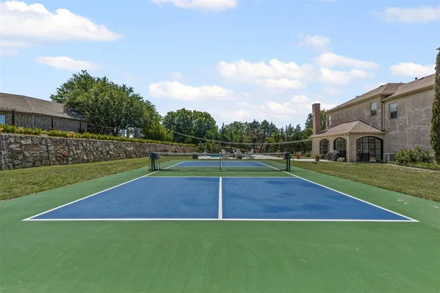 a view of a tennis court