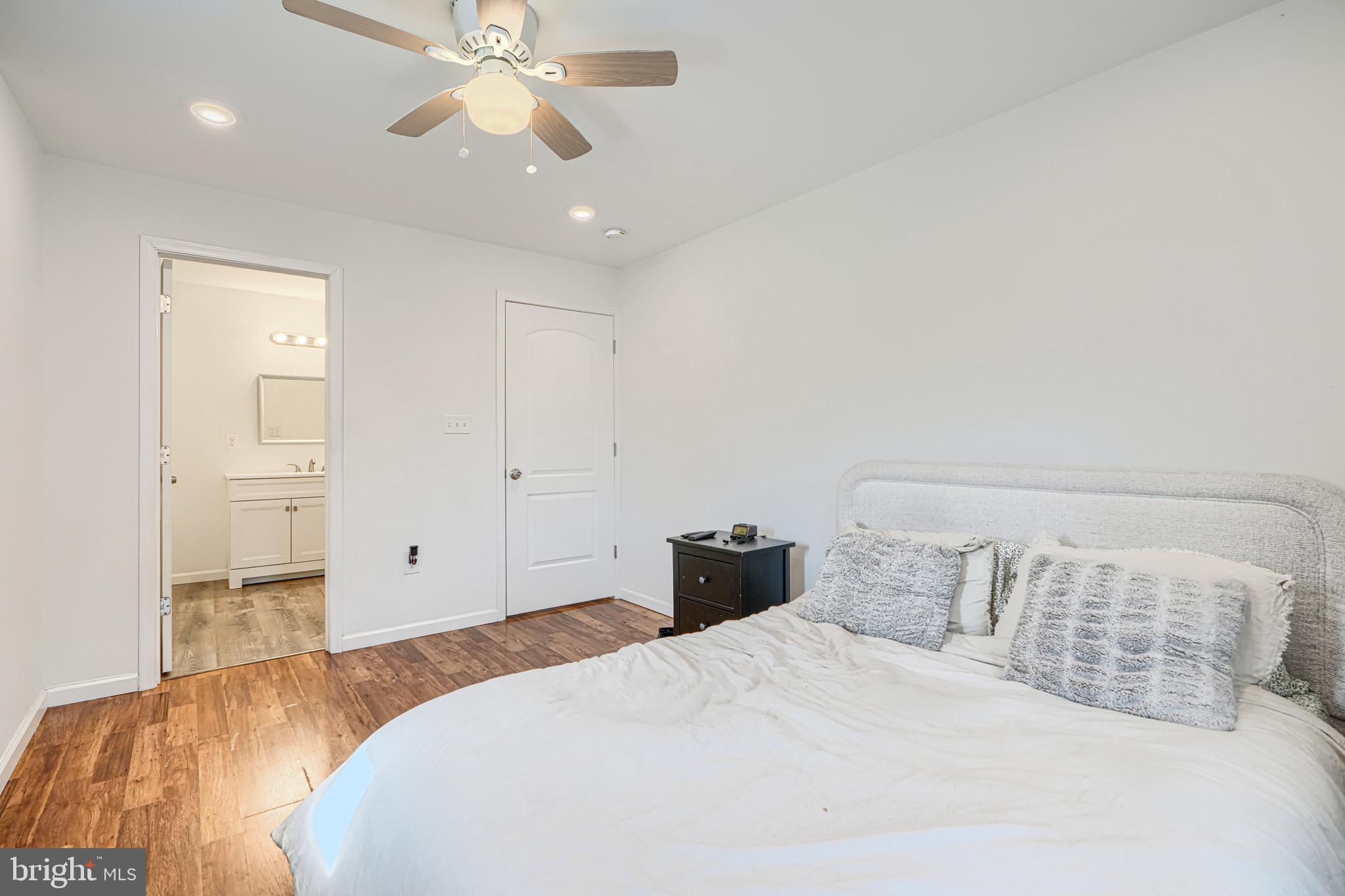 2524 Sycamore Avenue Sparrows Point, MD 21219 - Photo 19 of 34 Primary bedroom