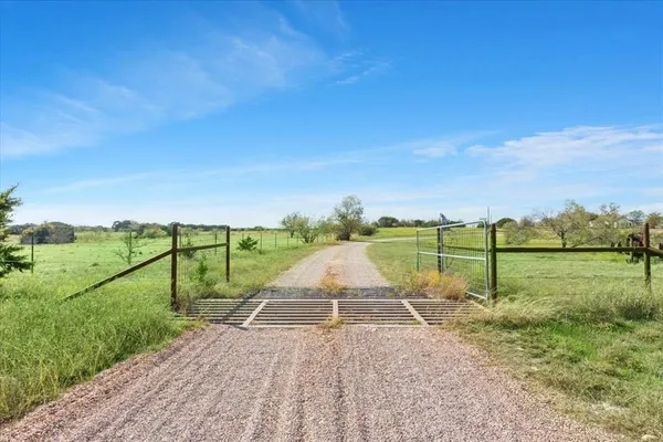 $589,900 | 2791 Talbert Ranch Road, China Spring, TX 76633