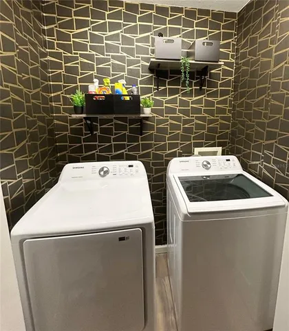 $2,650 | 5825 Meadowpark Place, Lithia, FL 33547