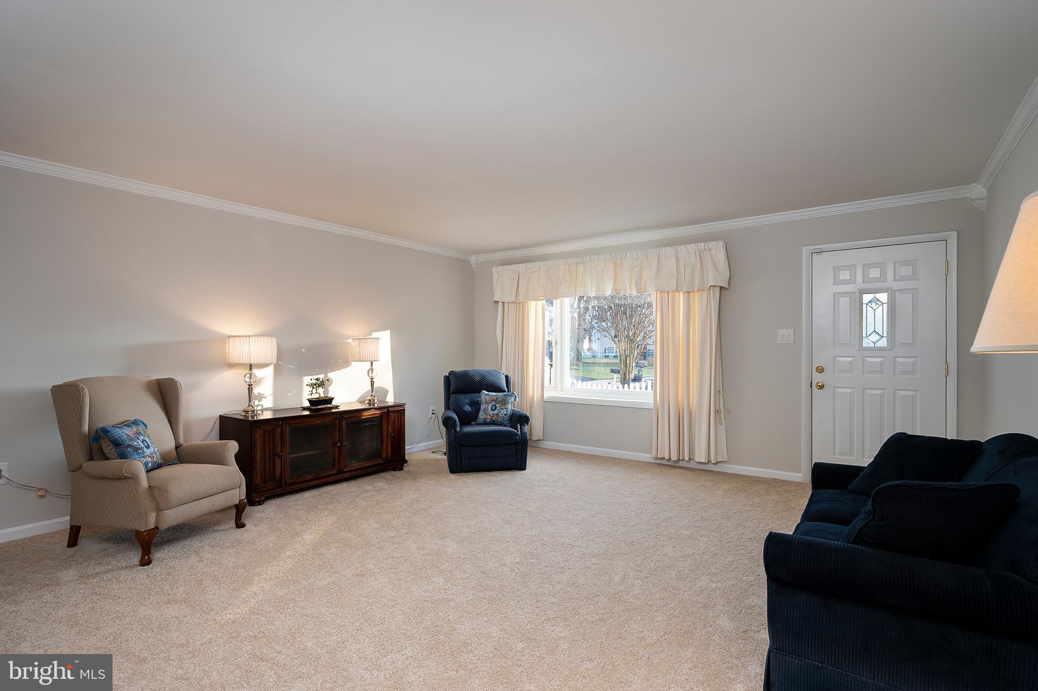 898 Snow Ridge Circle Gambrills, MD 21054 - Photo 5 of 25 Living Room