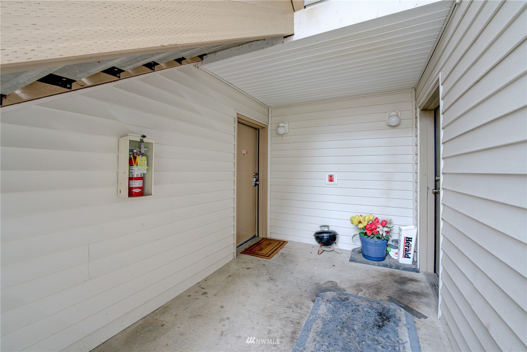5809 Hwy Place, Unit B103 Everett, WA 98203 - Photo 5 of 30 a view of storage and utility room