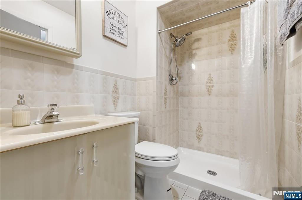 52 Adams Terrace Clifton, NJ 07013 - Photo 28 of 43