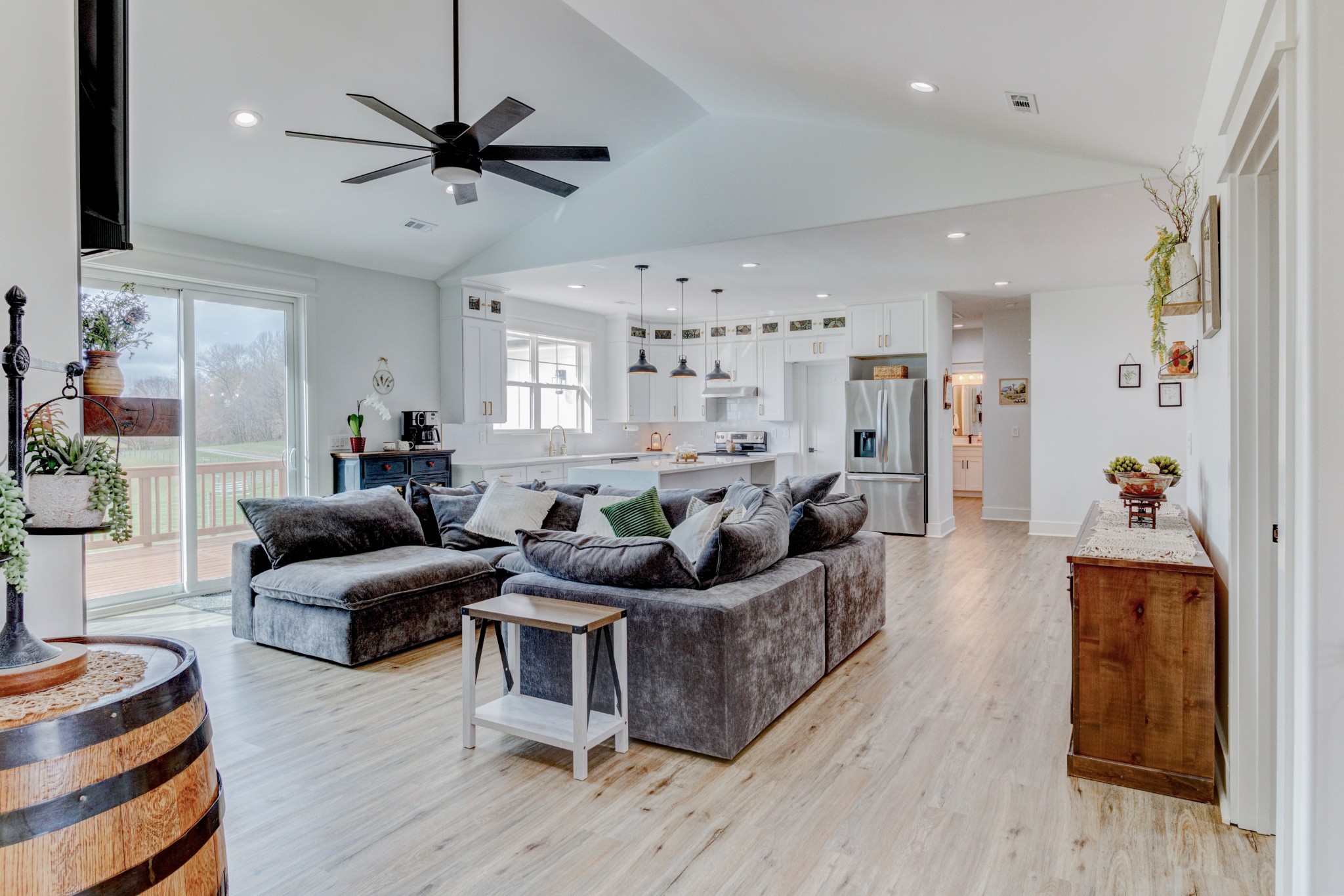 625 Robert Smith Road McMinnville, TN 37110 - Photo 4 of 33