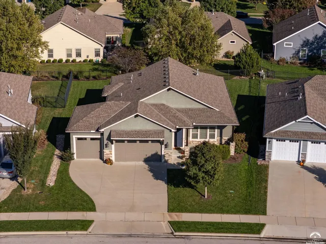 $599,000 | 320 White Drive, Lawrence, KS 66049