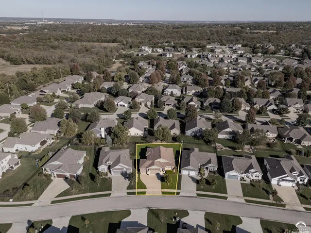 $599,000 | 320 White Drive, Lawrence, KS 66049