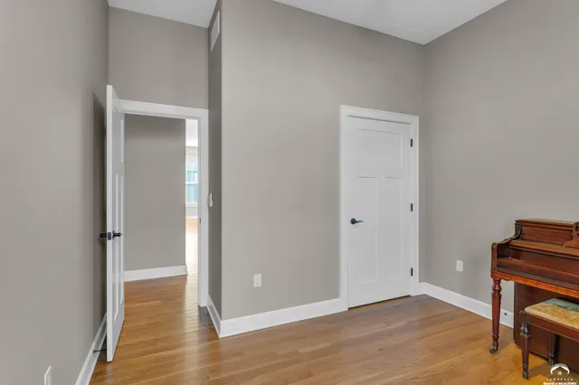 $599,000 | 320 White Drive, Lawrence, KS 66049