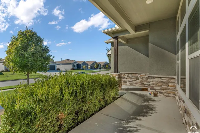 $599,000 | 320 White Drive, Lawrence, KS 66049