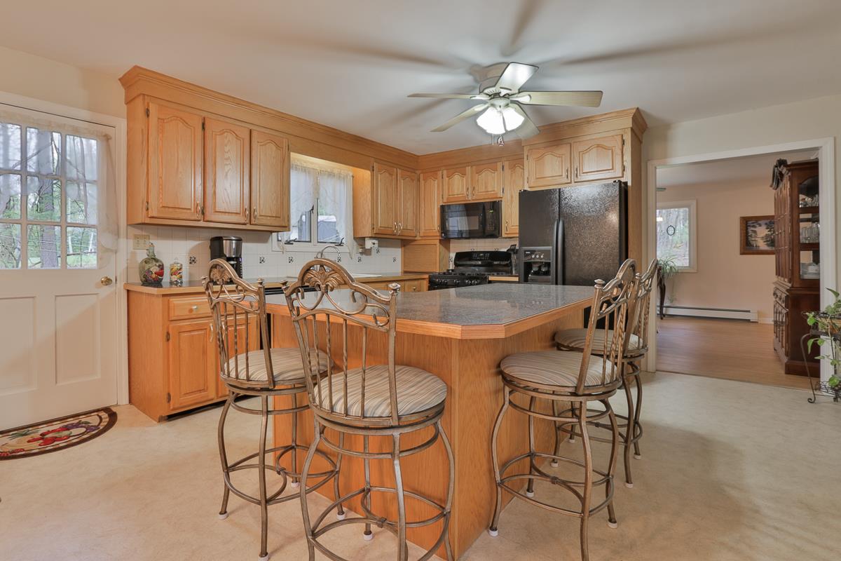 36 Simpson Road Pelham, NH 03076 - Photo 11 of 35