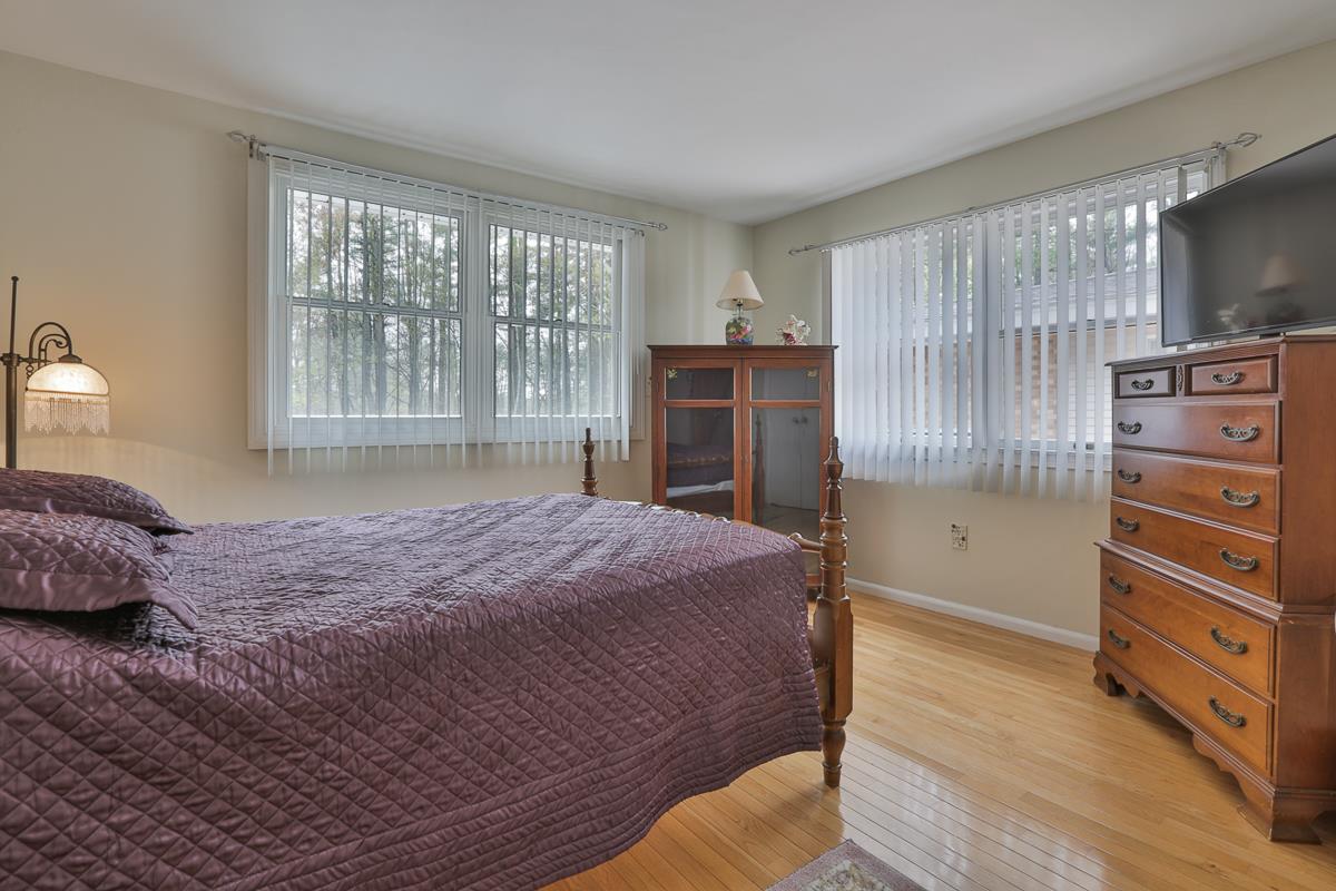 36 Simpson Road Pelham, NH 03076 - Photo 21 of 35